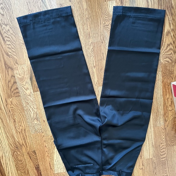 Black satin cargo pants- new with tags - Picture 5 of 6